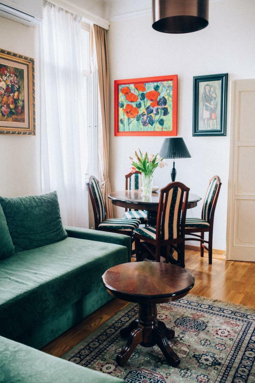 Crown Apartment With Garden View Белград Екстериор снимка