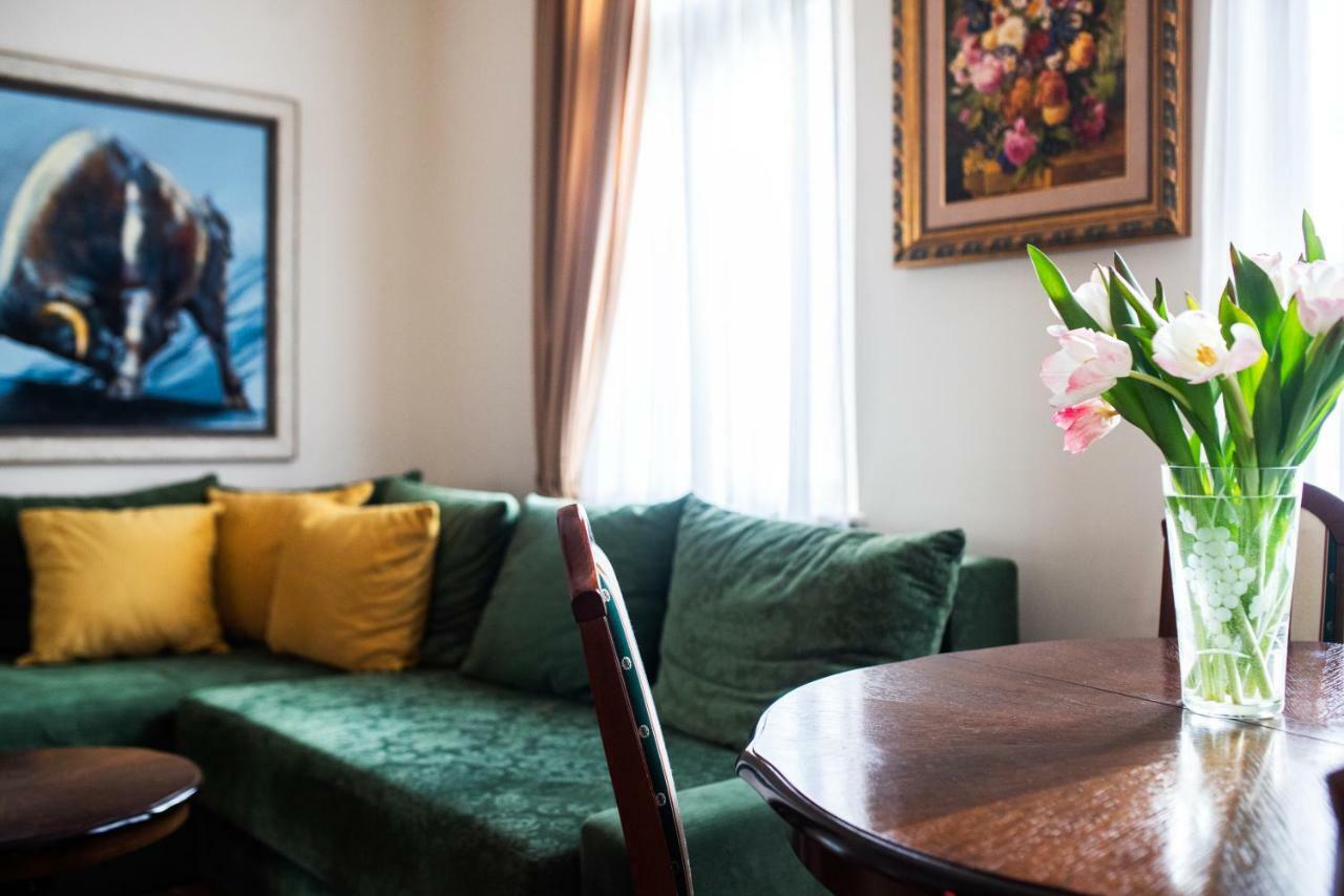 Crown Apartment With Garden View Белград Екстериор снимка